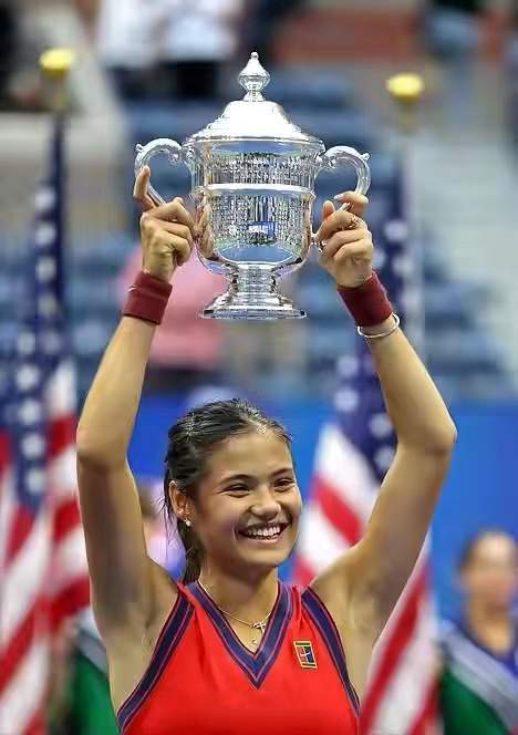 展现出的精 展现出的精