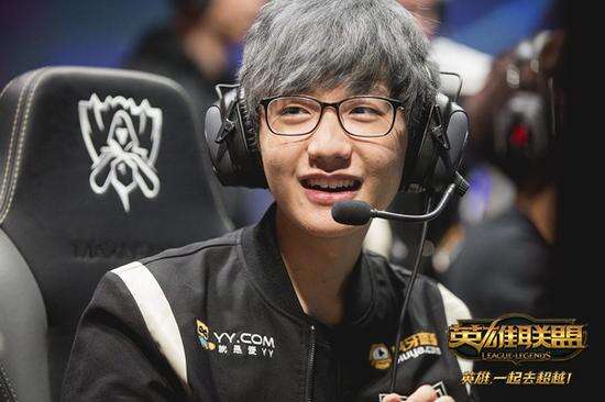 比坚韧的奋 比坚韧的奋